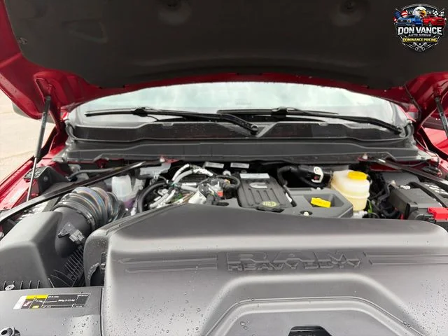 New 2026 Molten Red Pearl-Coat Exterior Paint RAM Tradesman image 21