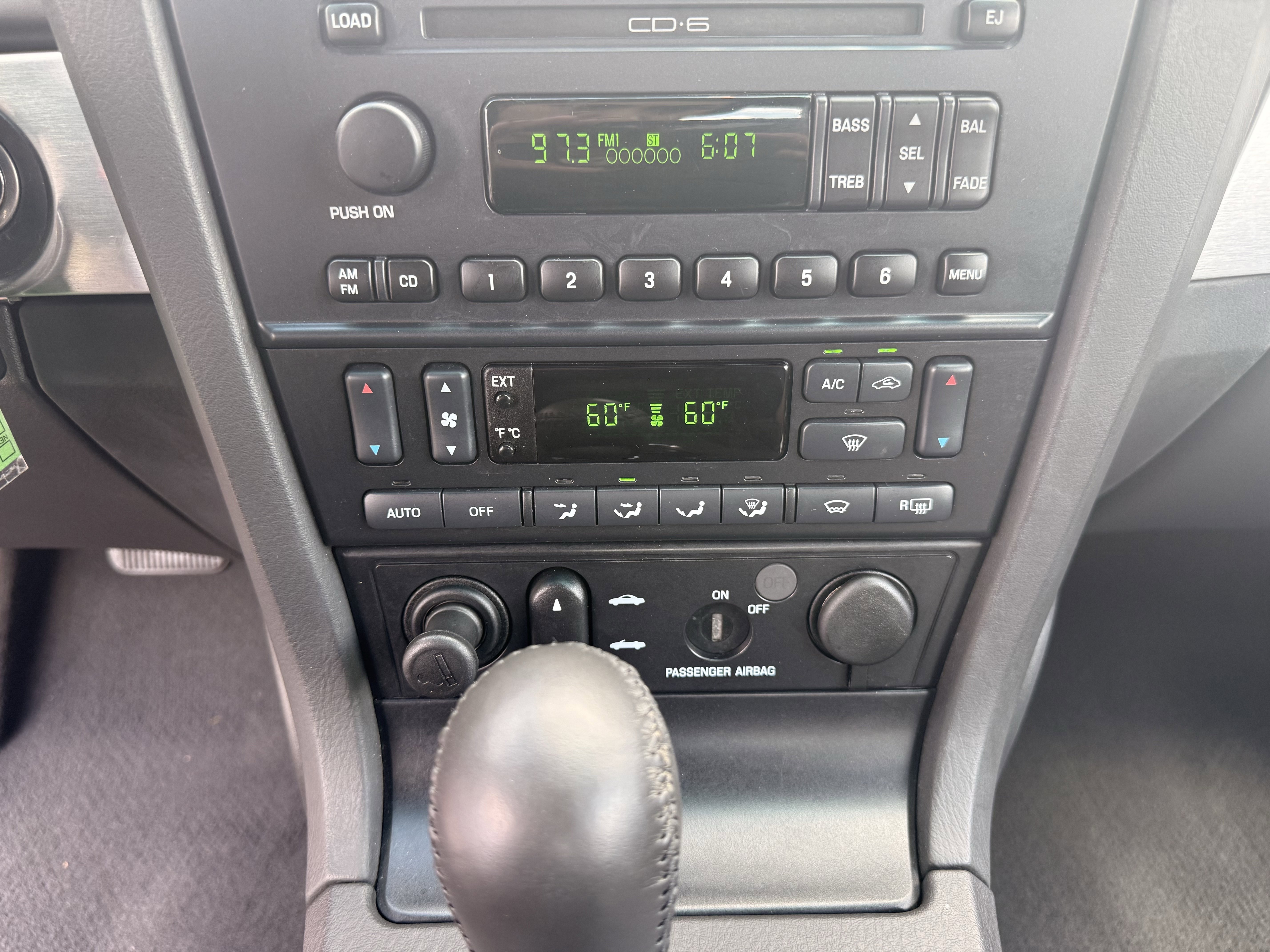 Used 2002 Red Ford Base image 24