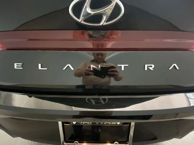 Used 2023 Black Hyundai SEL image 25