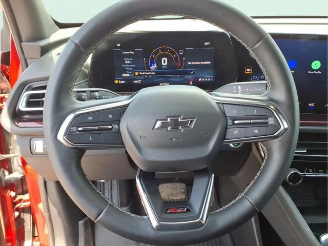 Used 2024 Red Chevrolet Z71 image 23