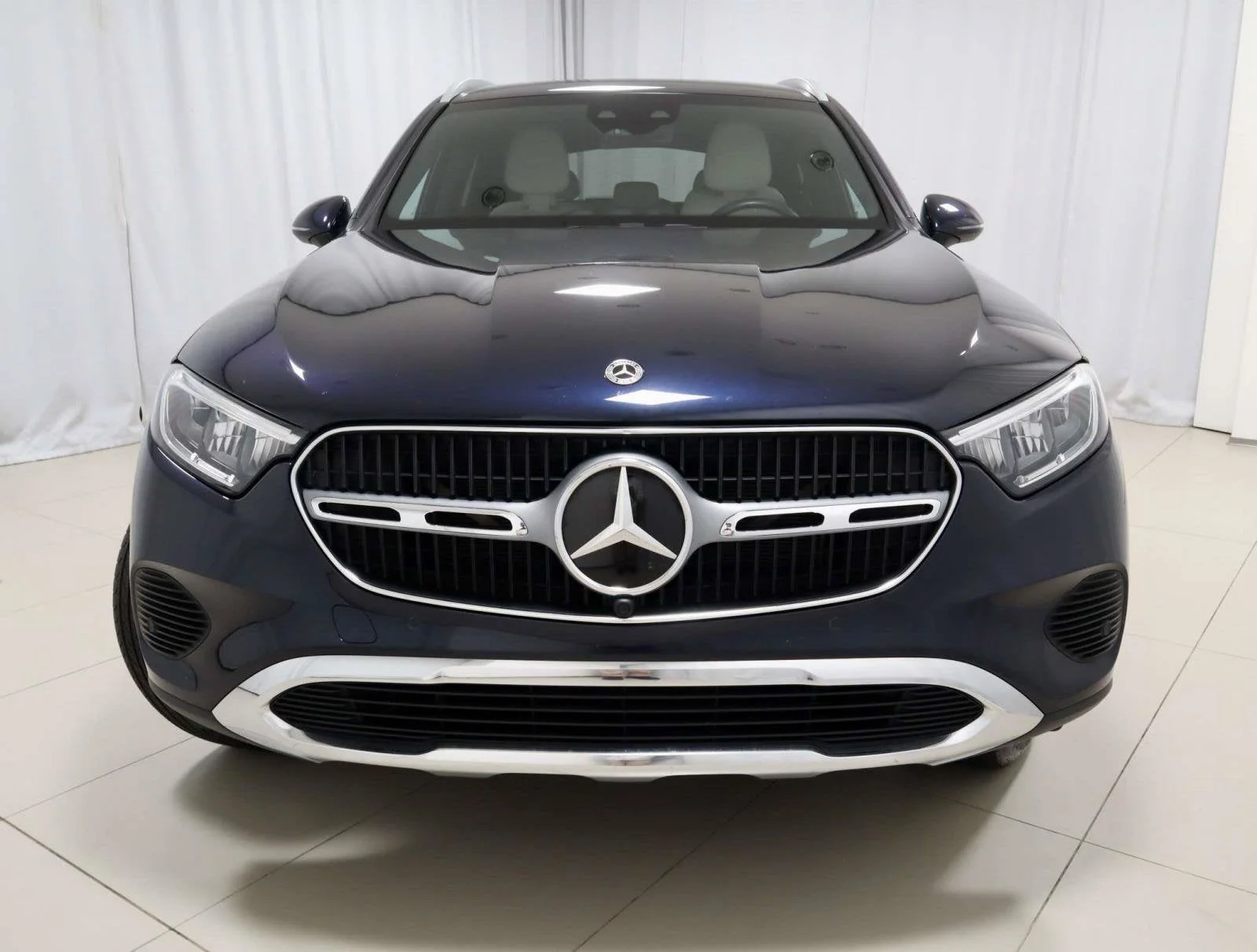 Used 2023 Nautical Blue Metallic Mercedes-Benz GLC 300 image 8