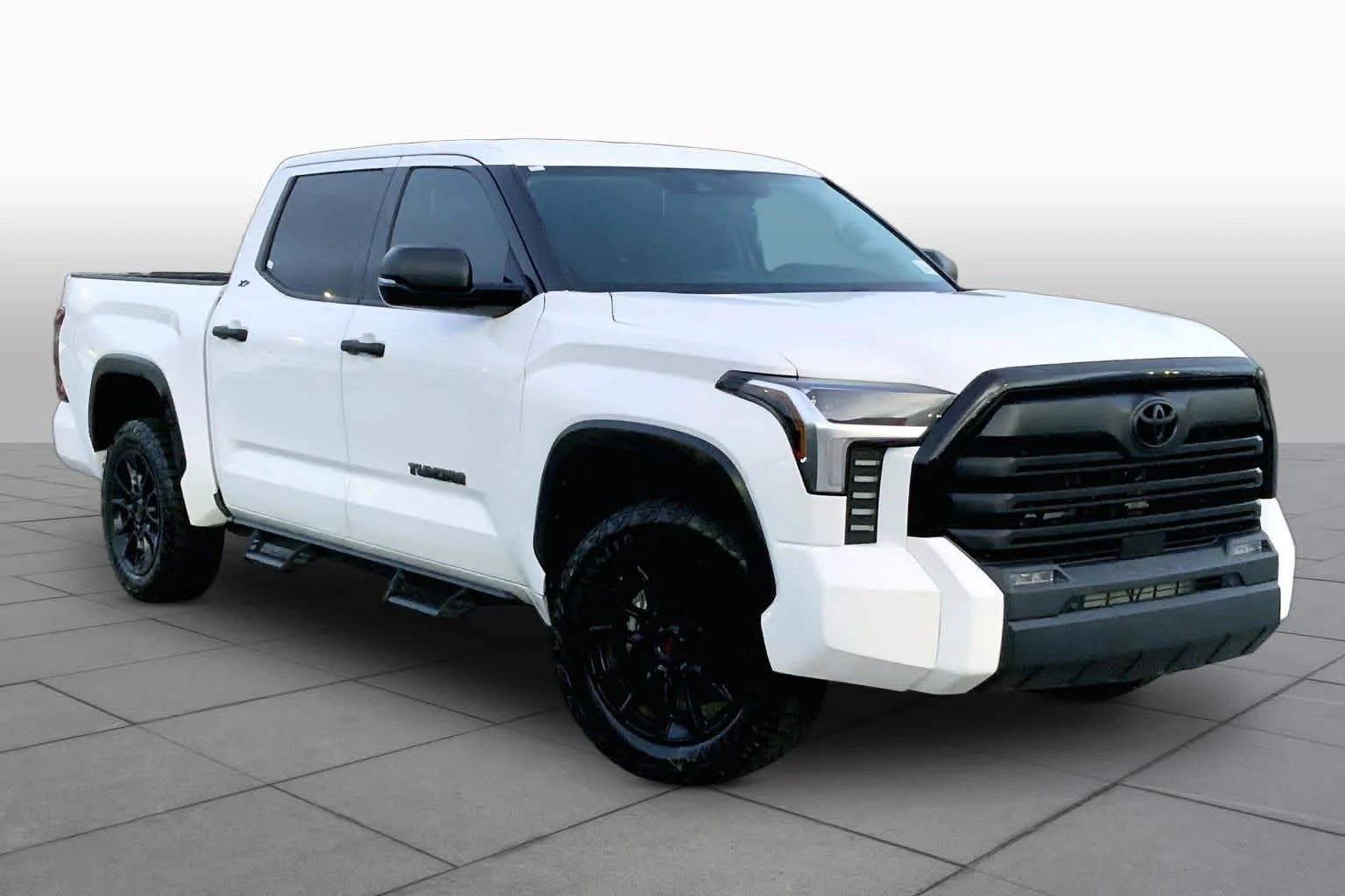Used 2023 Ice Cap Toyota SR5 image 3