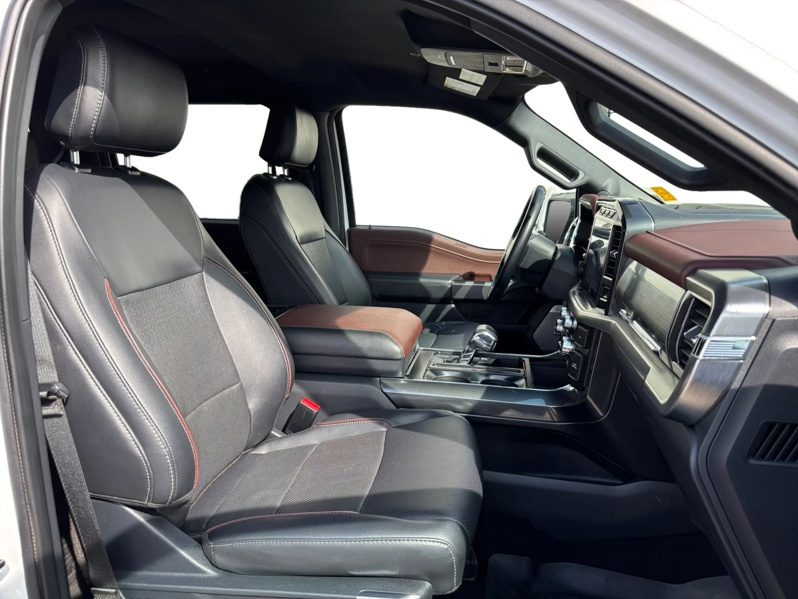 Used 2023 White Ford LARIAT image 17