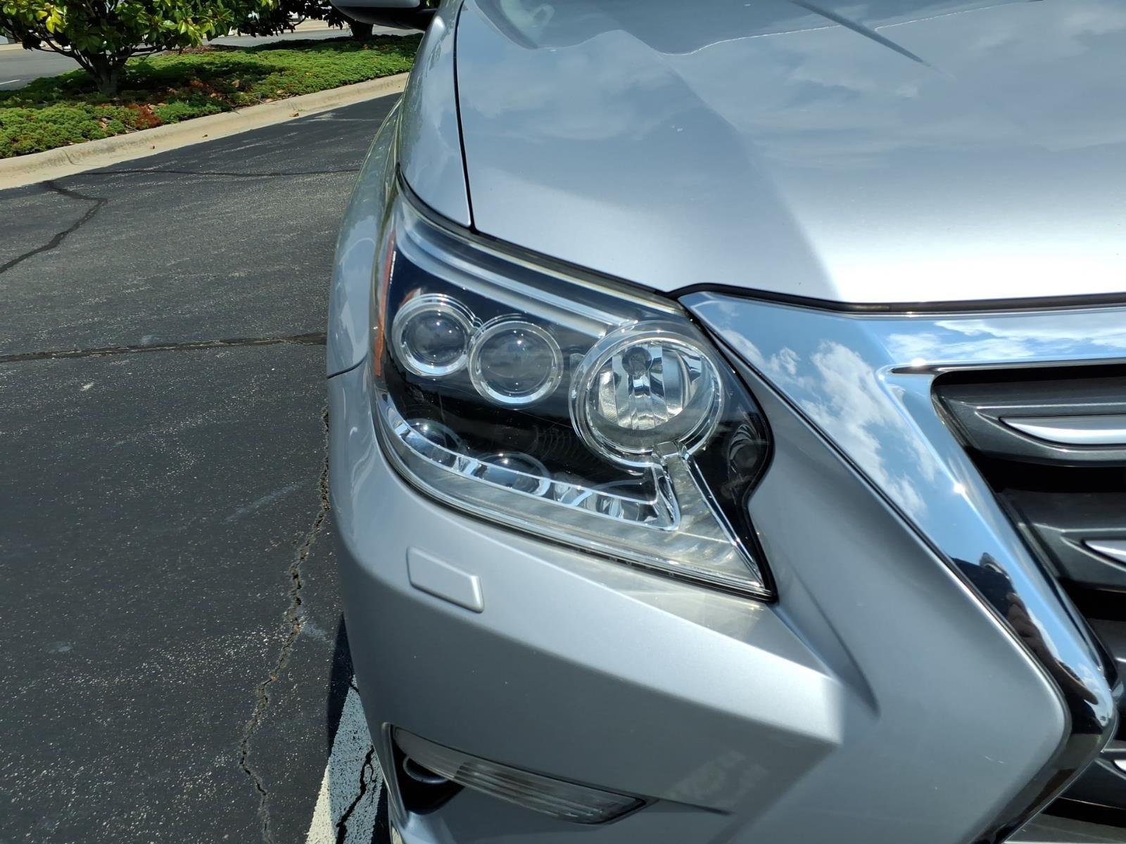 Used 2019 Silver Lining Metallic Lexus GX 460 Premium image 16