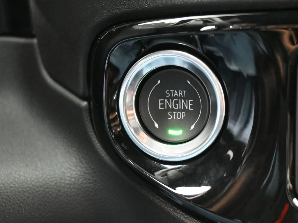 Used 2026 Summit White Chevrolet High Country image 34