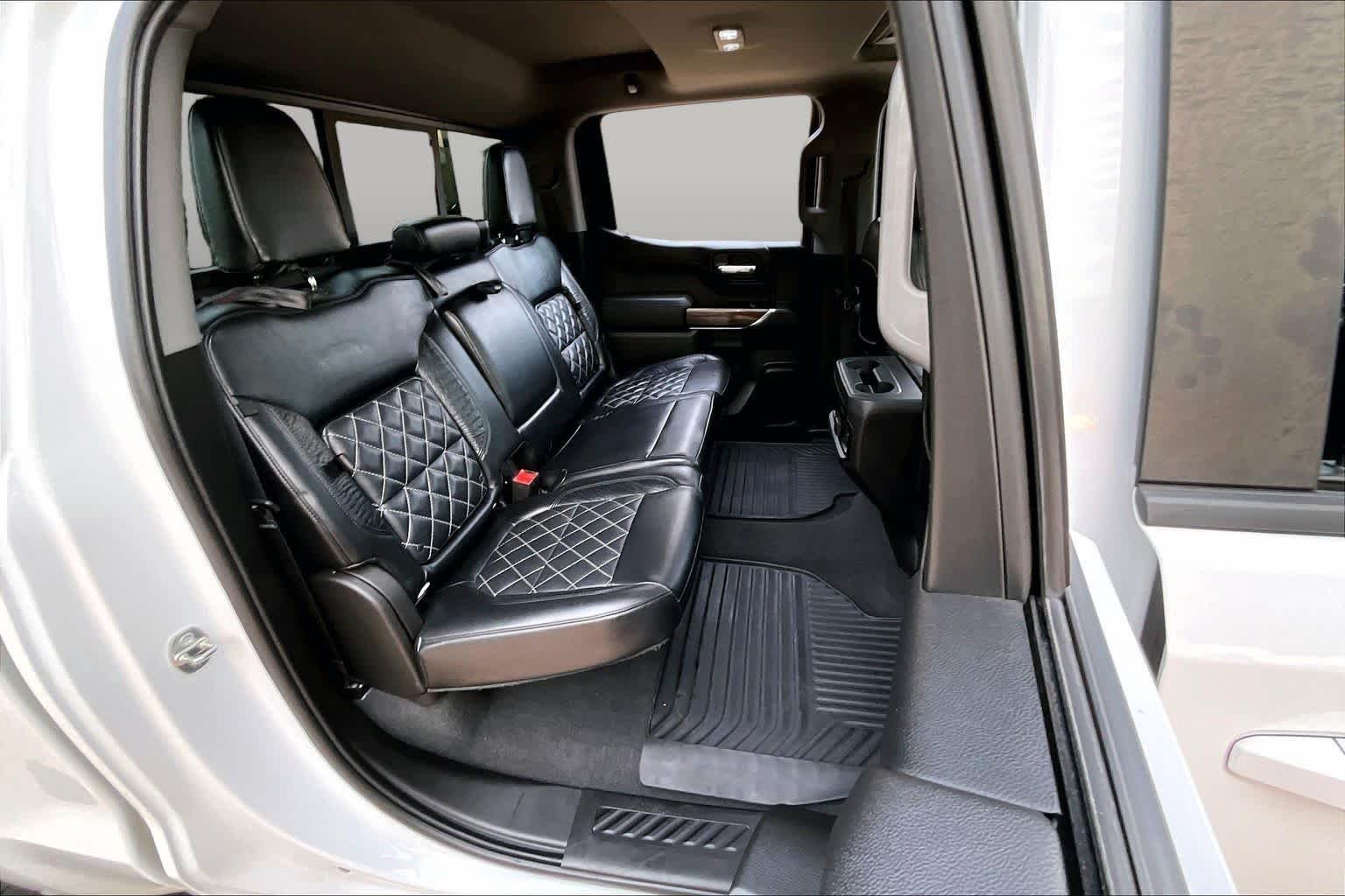 Used 2019 Summit White Chevrolet RST image 19