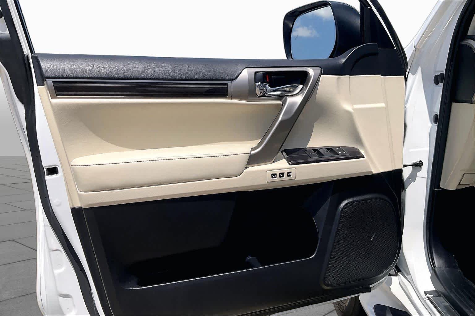 Used 2021 Starfire Pearl Lexus Premium image 19