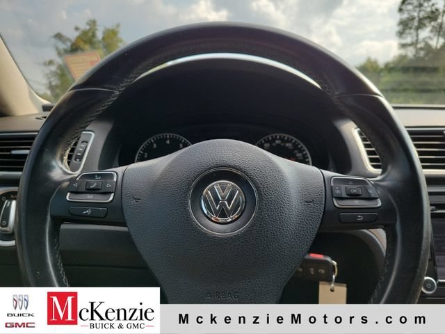 Used 2013 Silver Volkswagen SE image 11