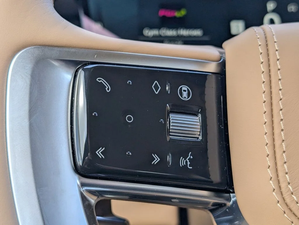 New 2026 Belgravia Green Land Rover SE image 24