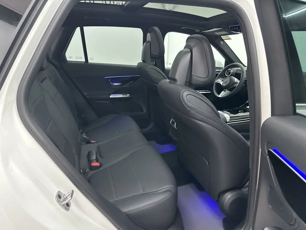 Used 2026 White Mercedes-Benz GLC 300 image 22