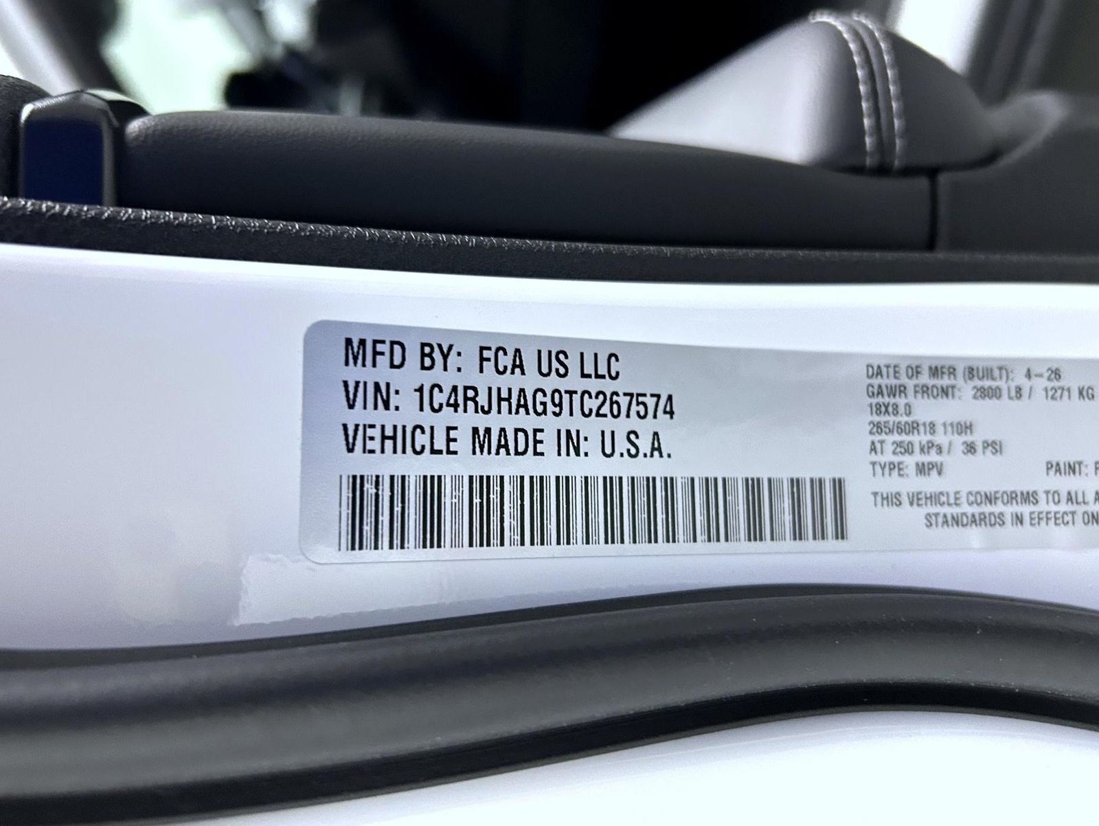 New 2026 Bright White Clear-Coat Exterior Paint Jeep Laredo X image 23