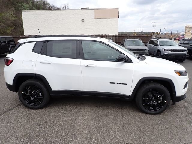 New 2026 Bright White Clearcoat Jeep Latitude image 8
