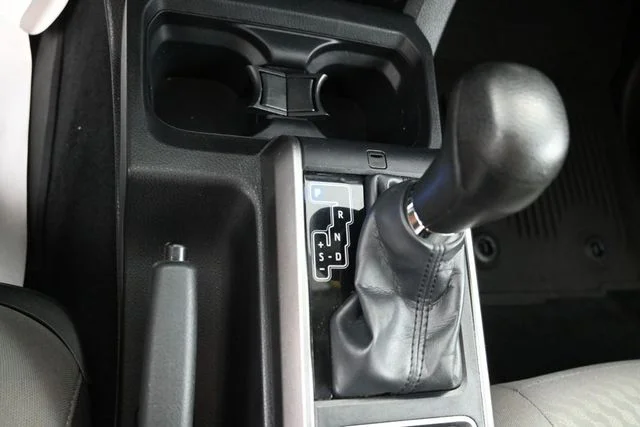 Used 2022 White Toyota SR5 image 32