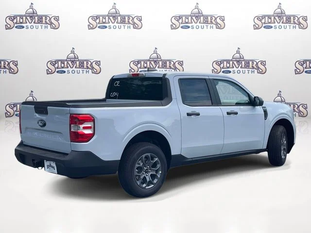 New 2026 Space White Metallic Ford XLT image 3