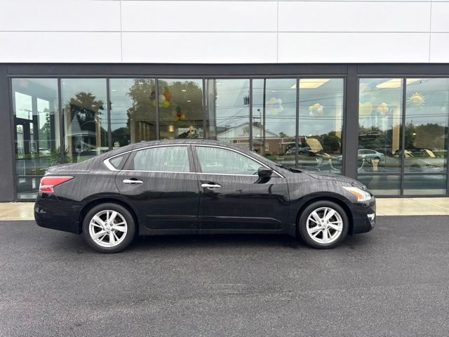 Used 2014 Nissan Altima SV with VIN 1N4AL3AP4EC278307 for sale in Seekonk, MA