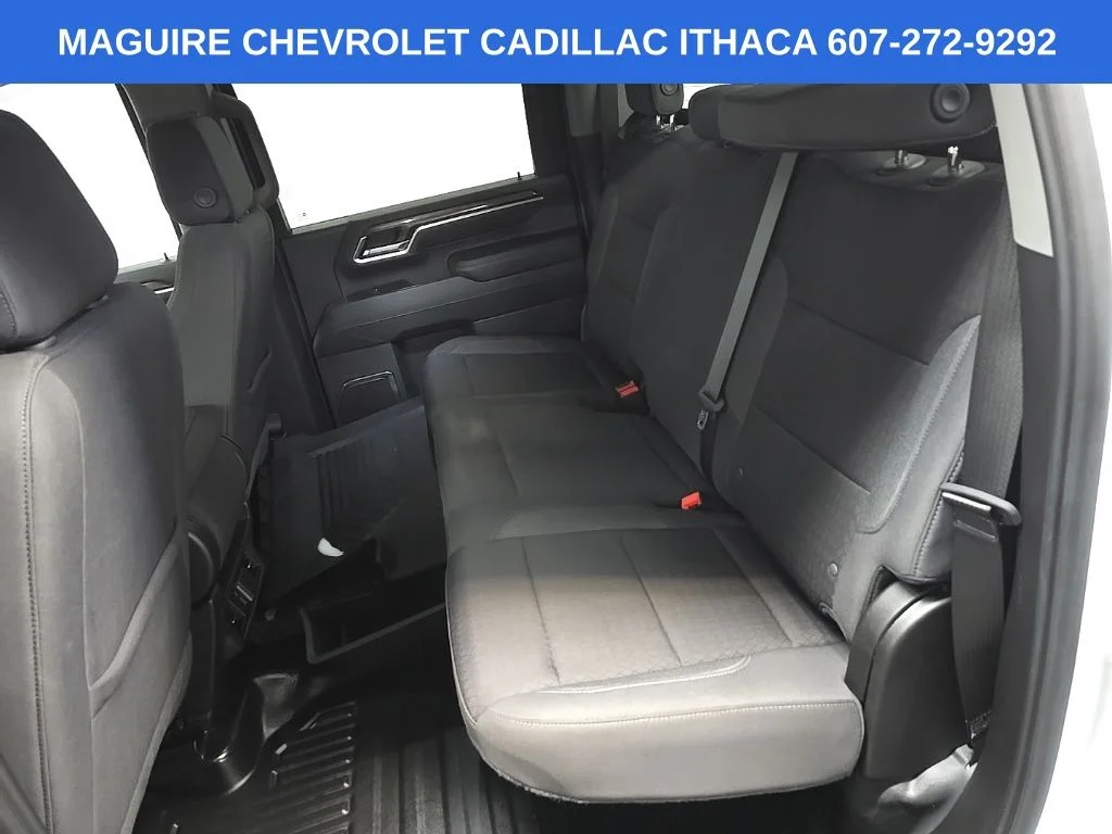 Used 2025 White Chevrolet LT image 31