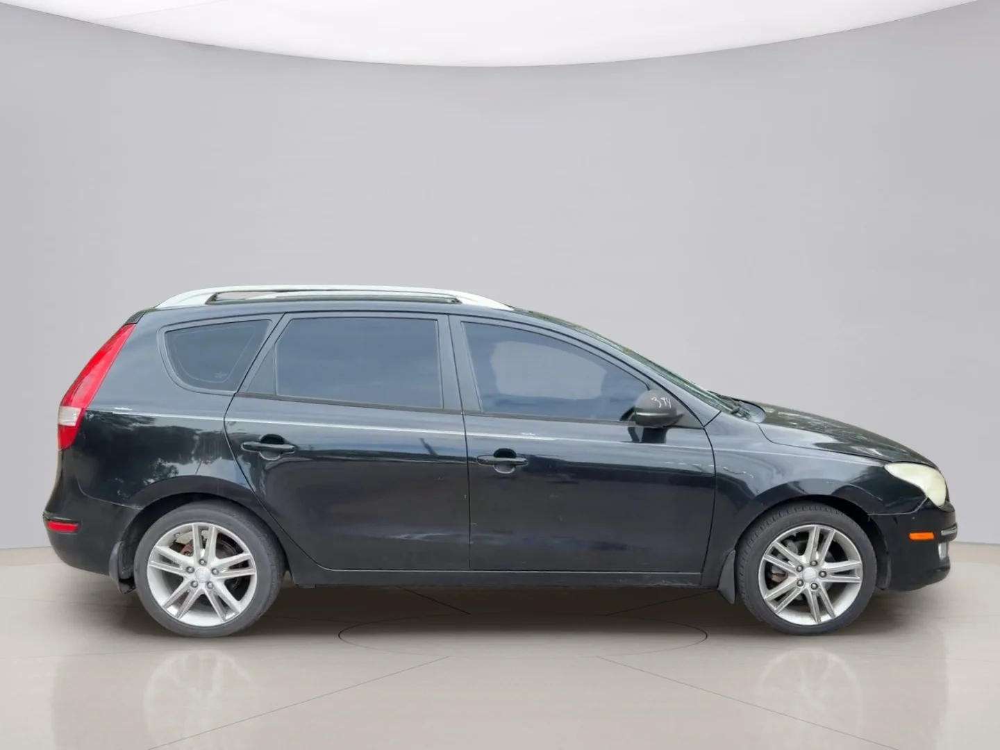 Used 2011 Black Hyundai GLS image 6