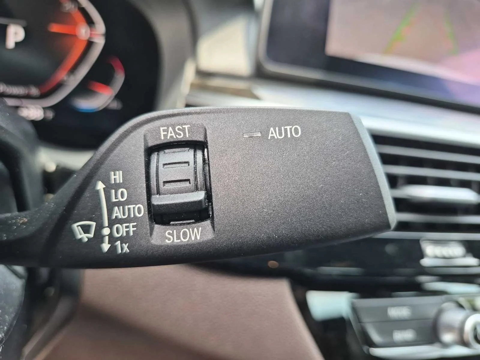Used 2021 Alpine White BMW 540i xDrive image 27