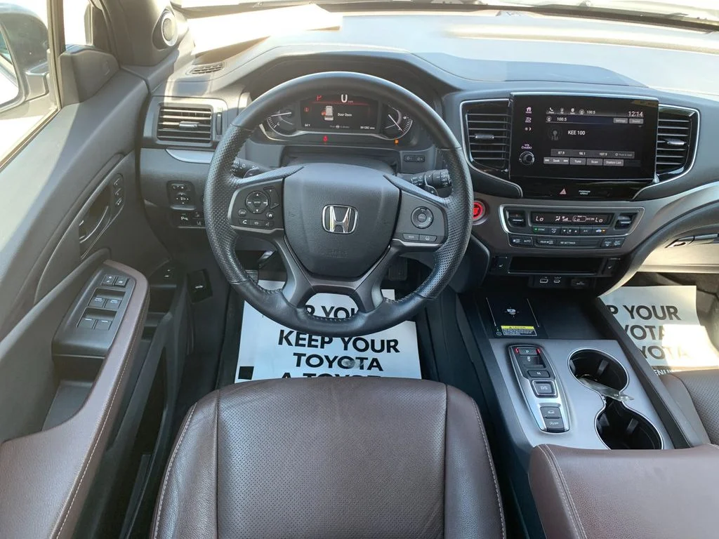 Used 2024 White Honda EX-L image 17