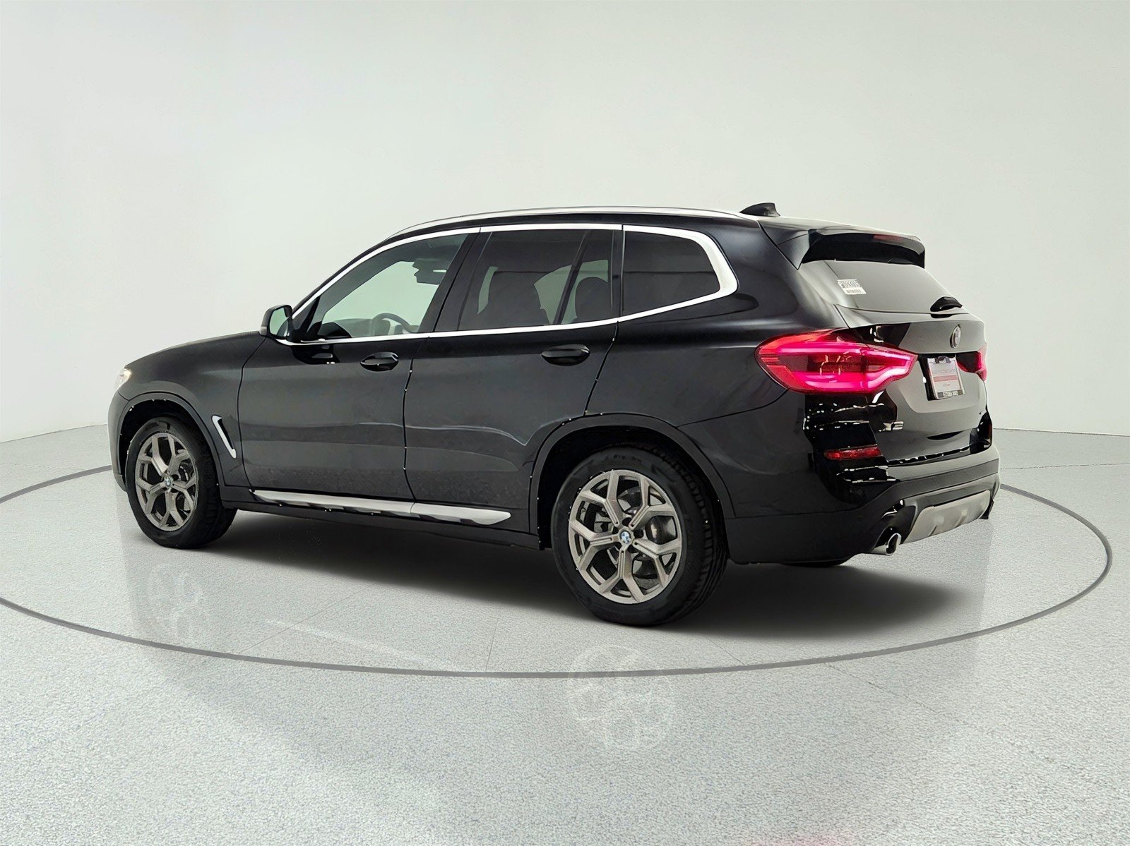 Used 2021 Jet Black BMW sDrive30i Sports Activity Vehicle image 7