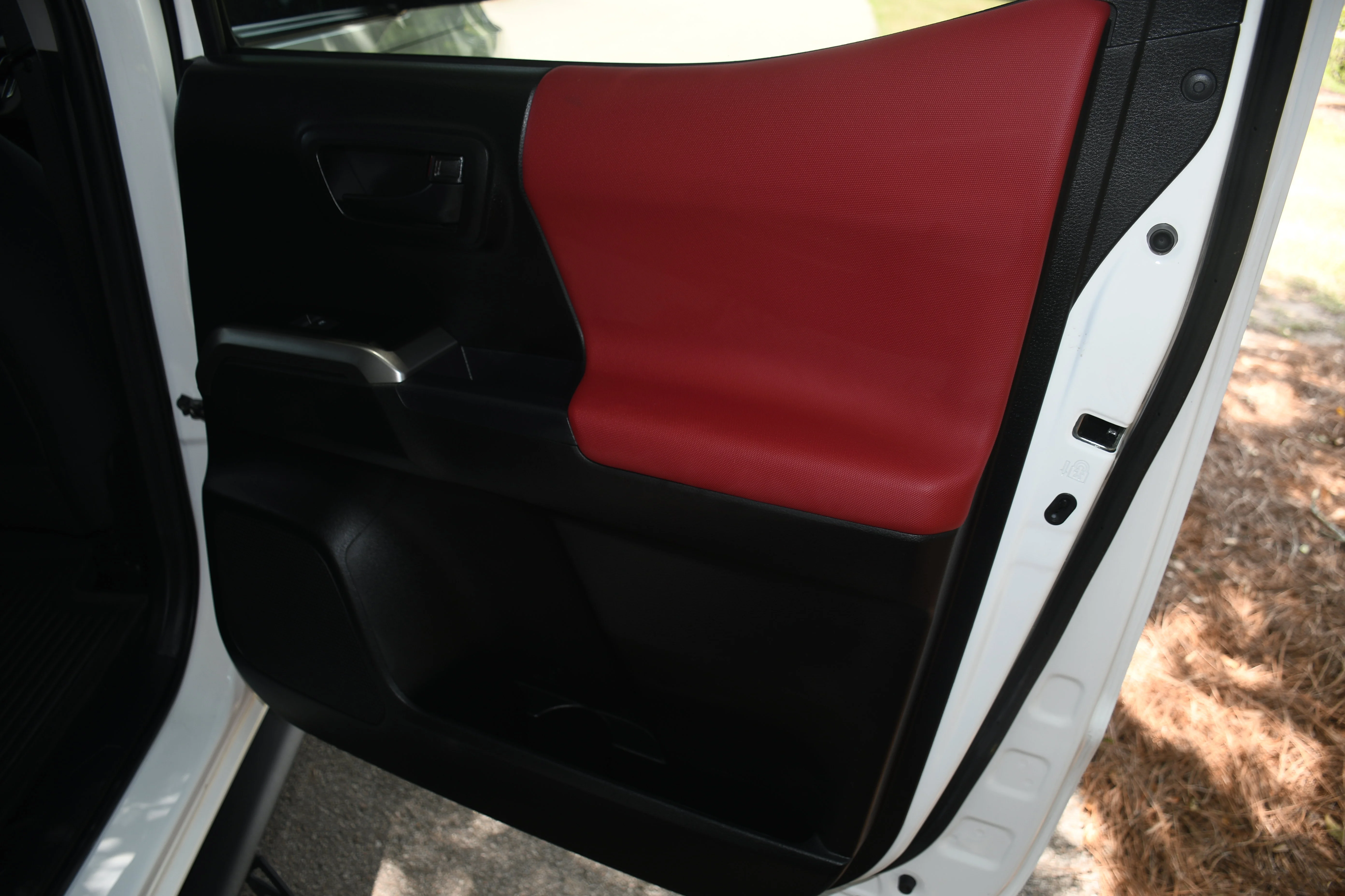 Used 2023 White Toyota SR5 image 17