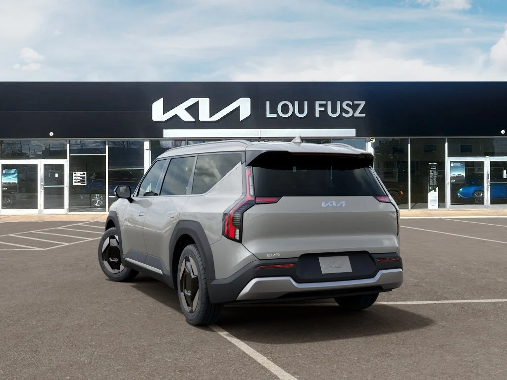 New 2026 Ivory Silver Kia Wind AWD image 4