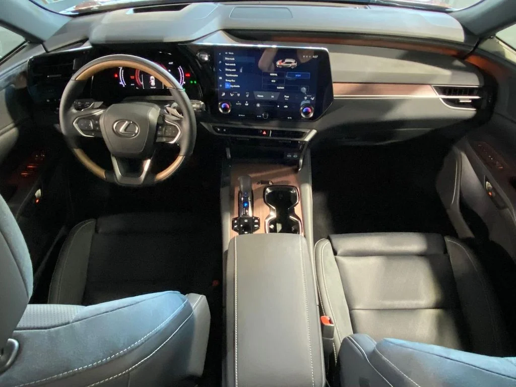 New 2026  Lexus 450h+ Luxury image 28