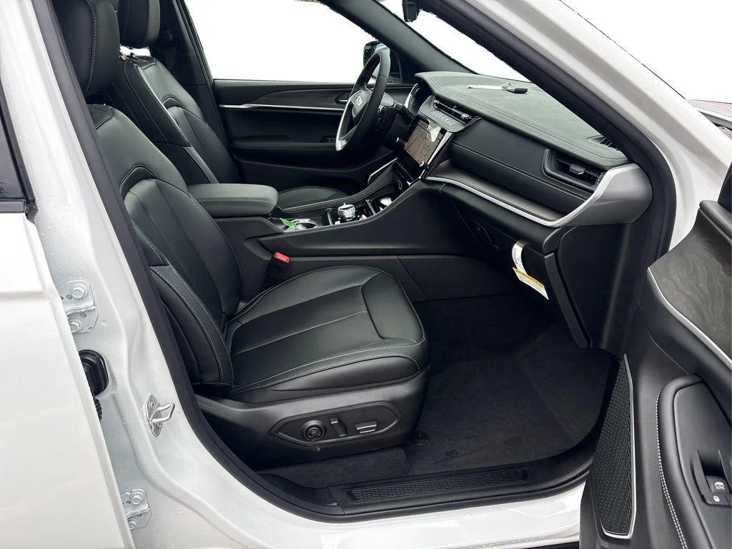 New 2026 Bright White Clearcoat Jeep Limited image 20