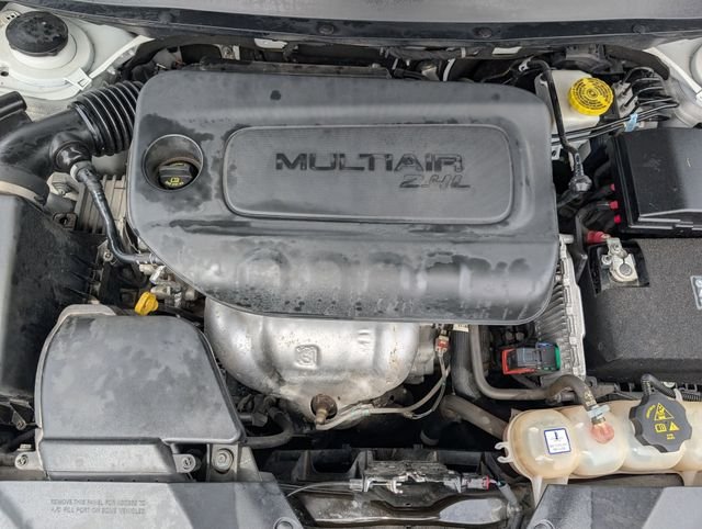 Used 2021 White Jeep Latitude Plus image 22