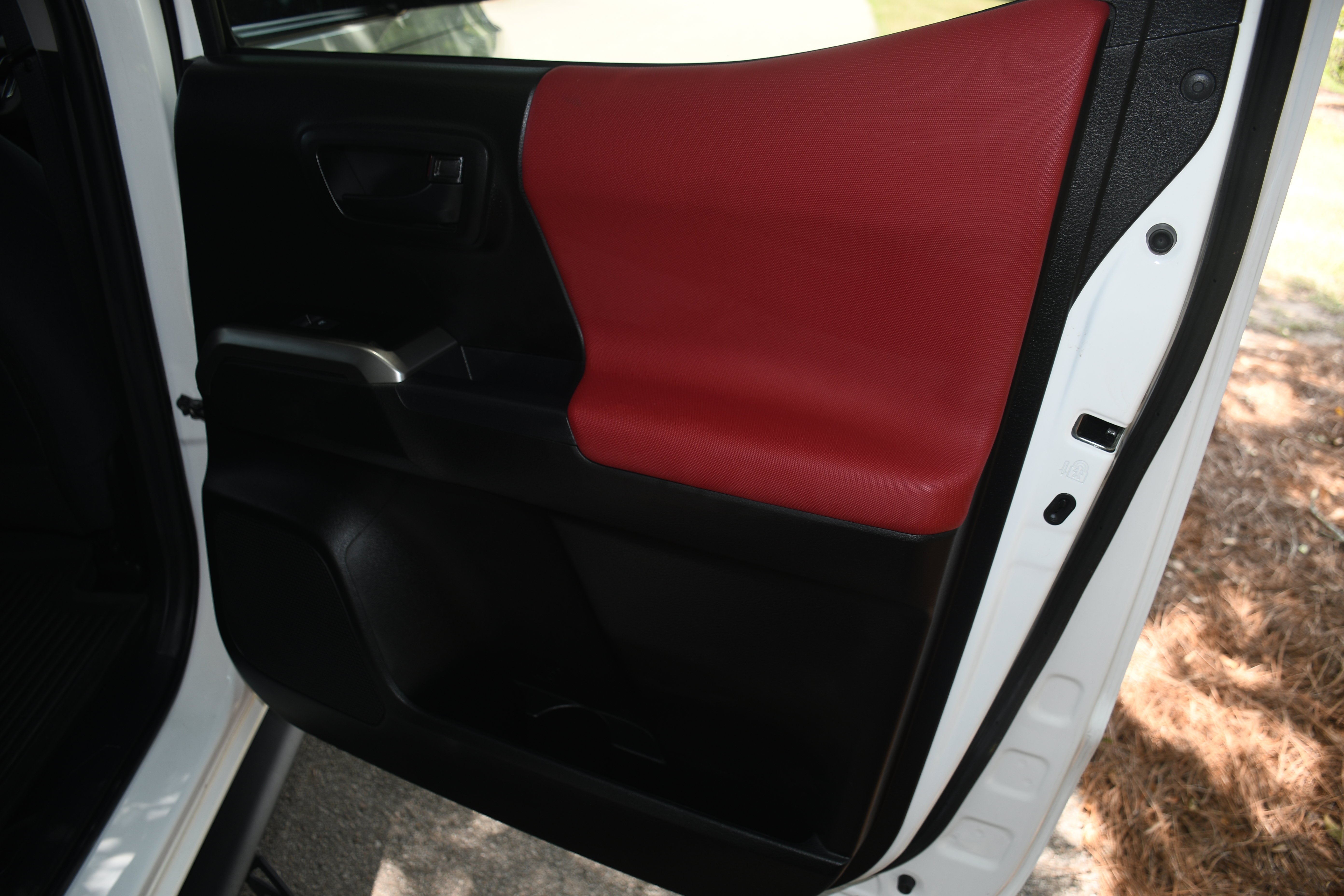 Used 2023 White Toyota SR5 image 18