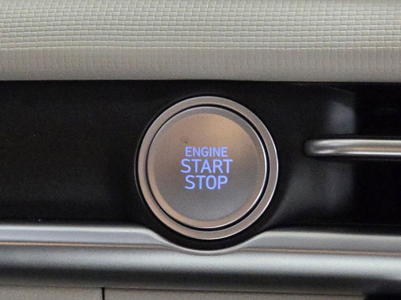 New 2026 Ecotronic Gray Hyundai SEL Plus FWD image 30