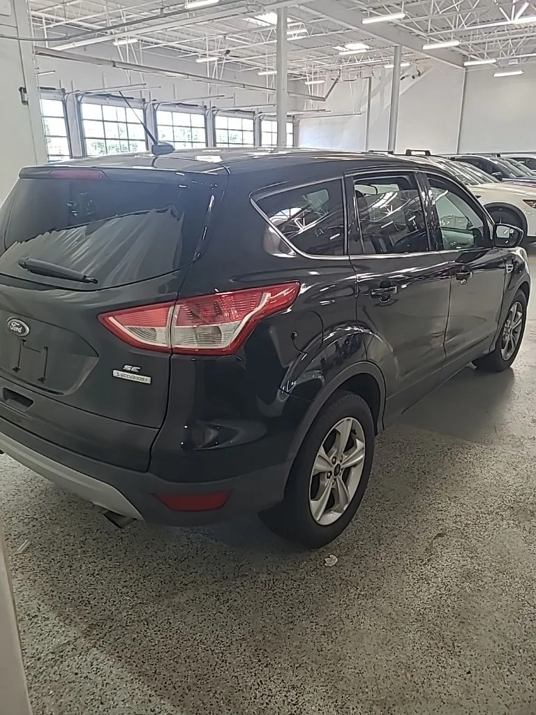 Used 2014 Black Ford SE image 3