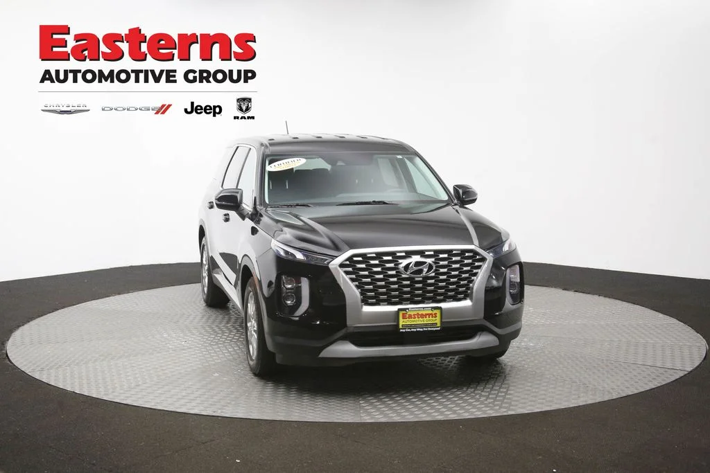 Used 2022 Black Hyundai SE image 53
