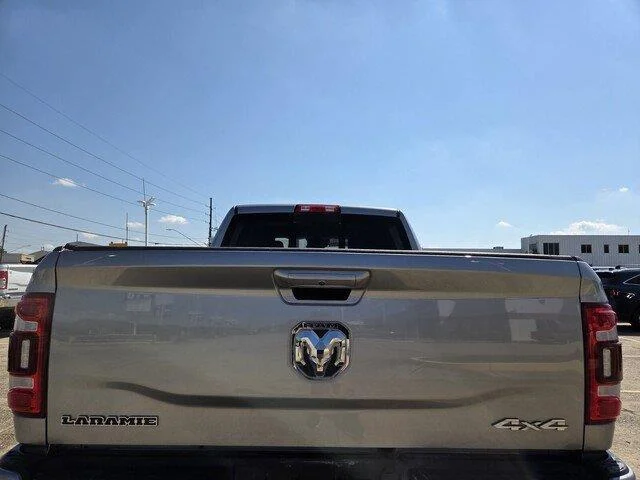 Used 2024 Billet Silver Metallic Clearcoat Ram Laramie image 4
