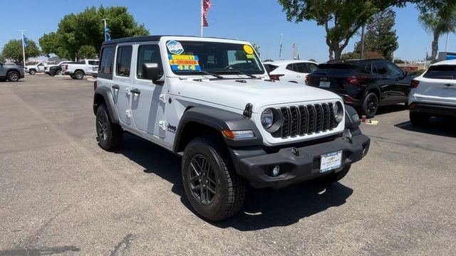 2025 Jeep Wrangler Sport S's photo