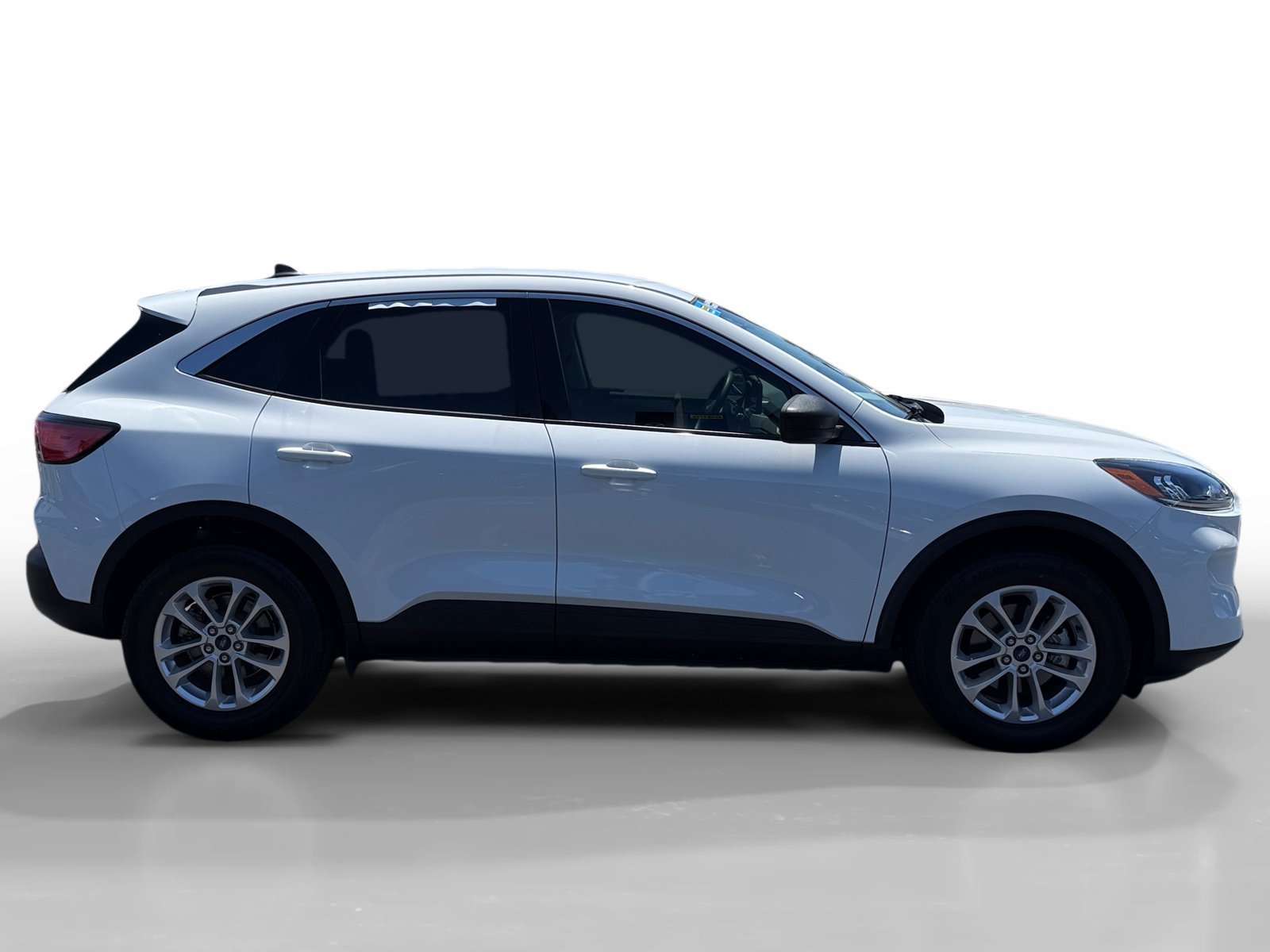 Used 2022 Oxford White Ford SE image 6
