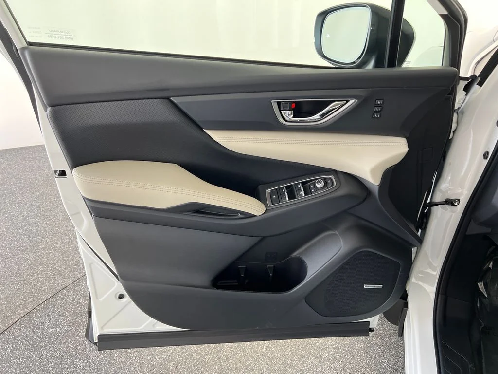 New 2026 CRYSTAL WHITE PEARL Subaru Limited 7-Passenger image 12