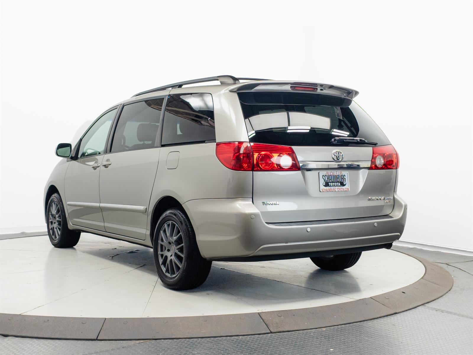 Used 2006 Silver Toyota XLE Limited image 10