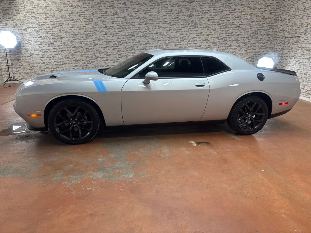 Used 2023 Triple Nickel Clearcoat Dodge SXT image 4