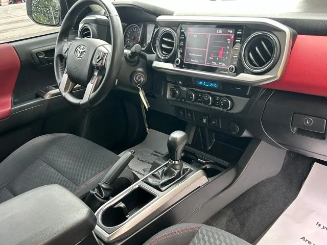 Used 2022 White Toyota SR5 image 34