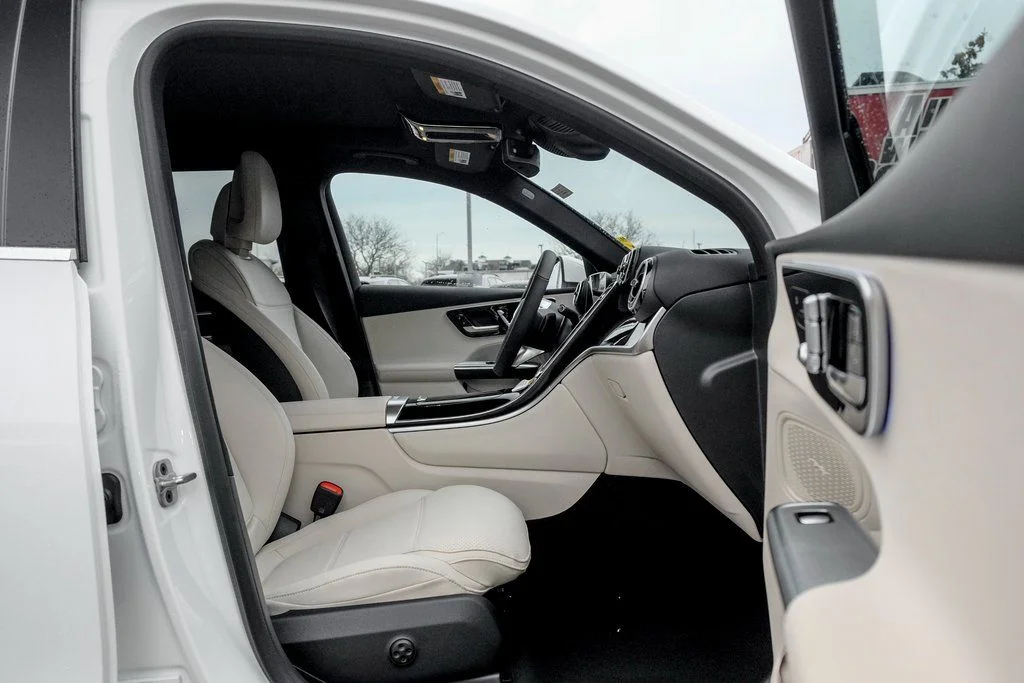 Certified Used 2026 Polar White Mercedes-Benz GLC 300 image 19