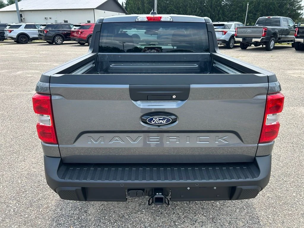 New 2026 Carbonized Gray Metallic Ford XLT image 6