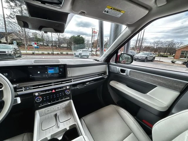Used 2025 Red Hyundai Calligraphy image 11