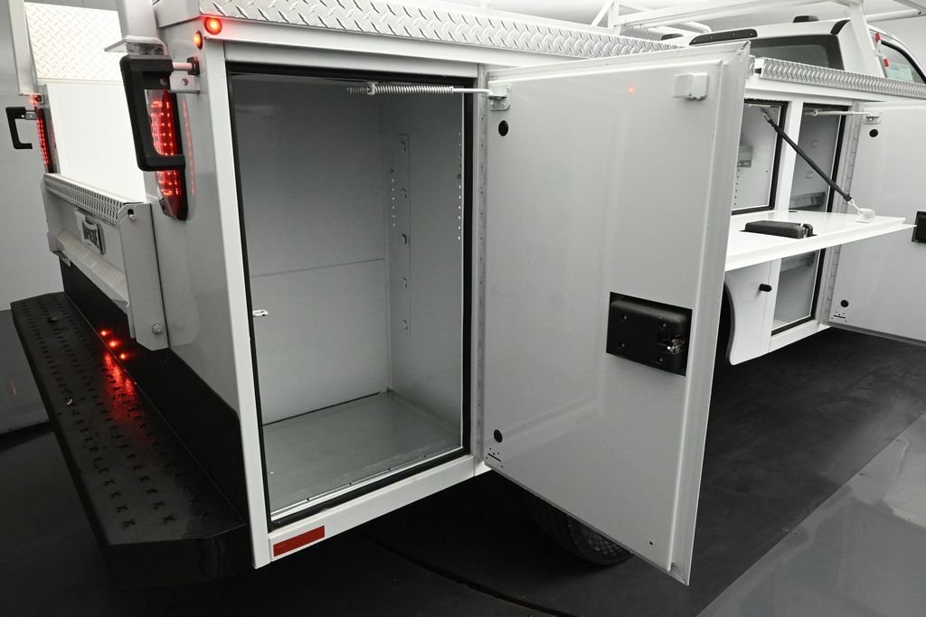 New 2025 Oxford White Ford XL image 27