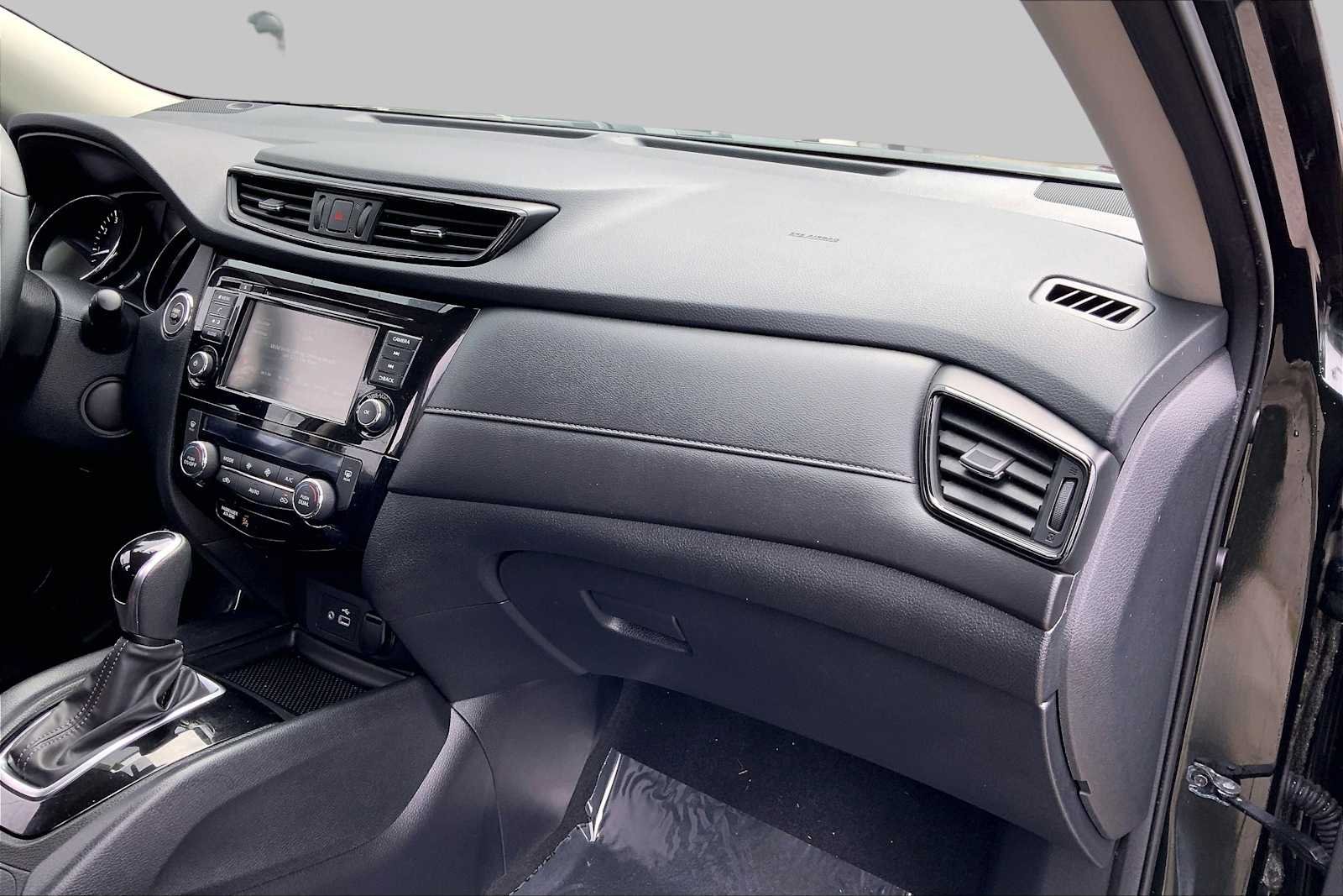 Used 2019 MIDNIGHT PINE M Nissan SV image 18