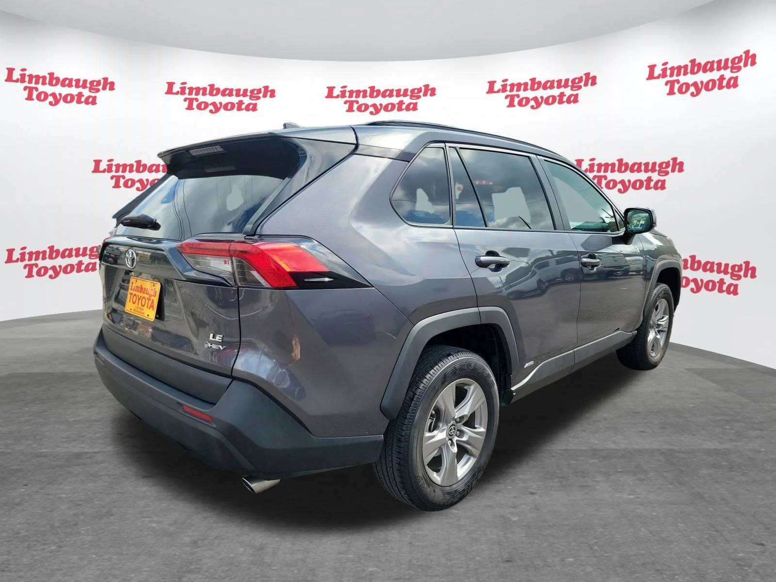 2025 Toyota RAV4 LE - Photo 23