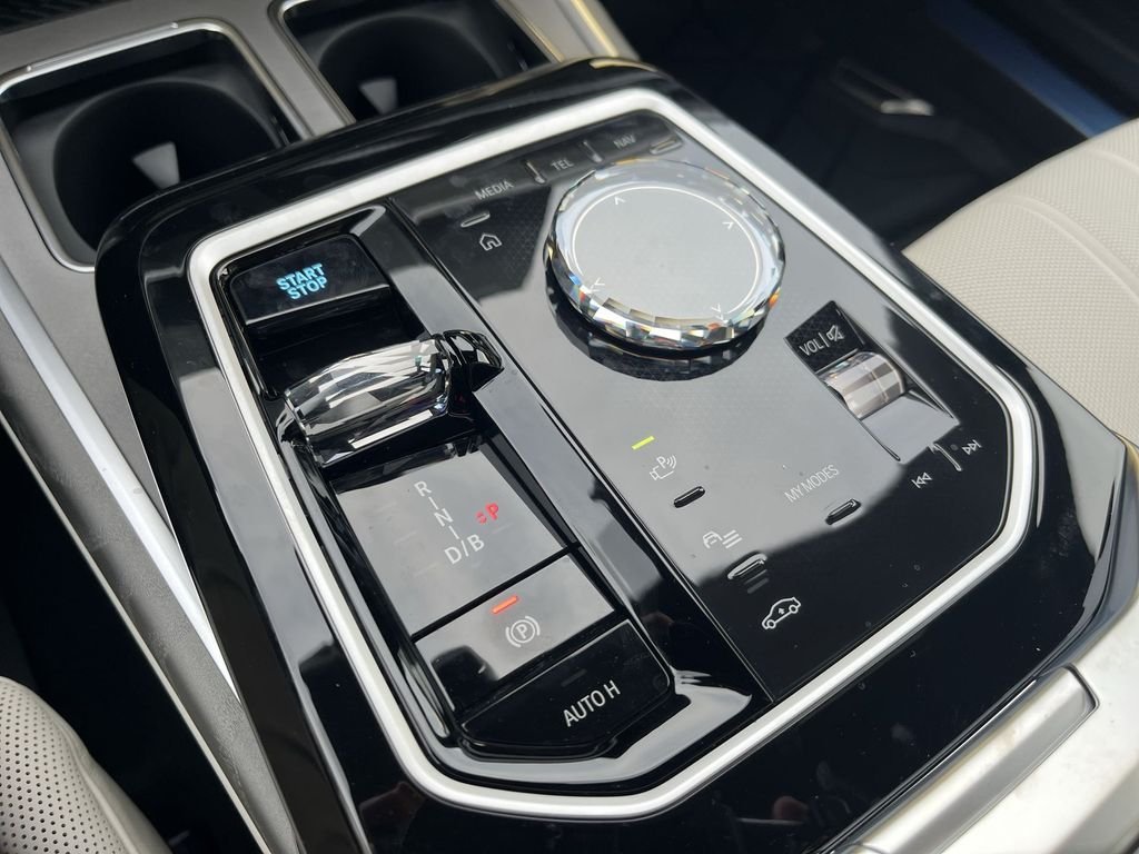 New 2026 Silver BMW xDrive60 image 20