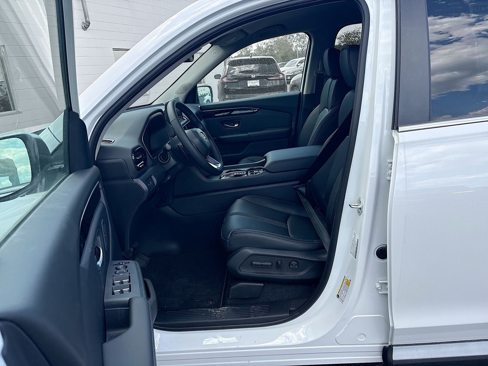 Certified Used 2025 Platinum White Pearl Honda EX-L image 12