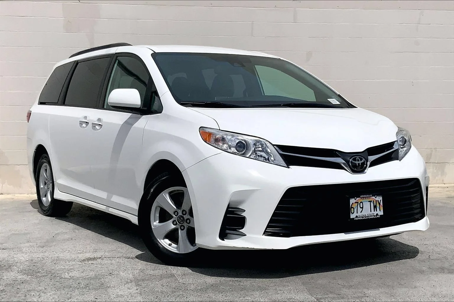 Used 2020 Whi/white Toyota LE Auto Access Seat image 21