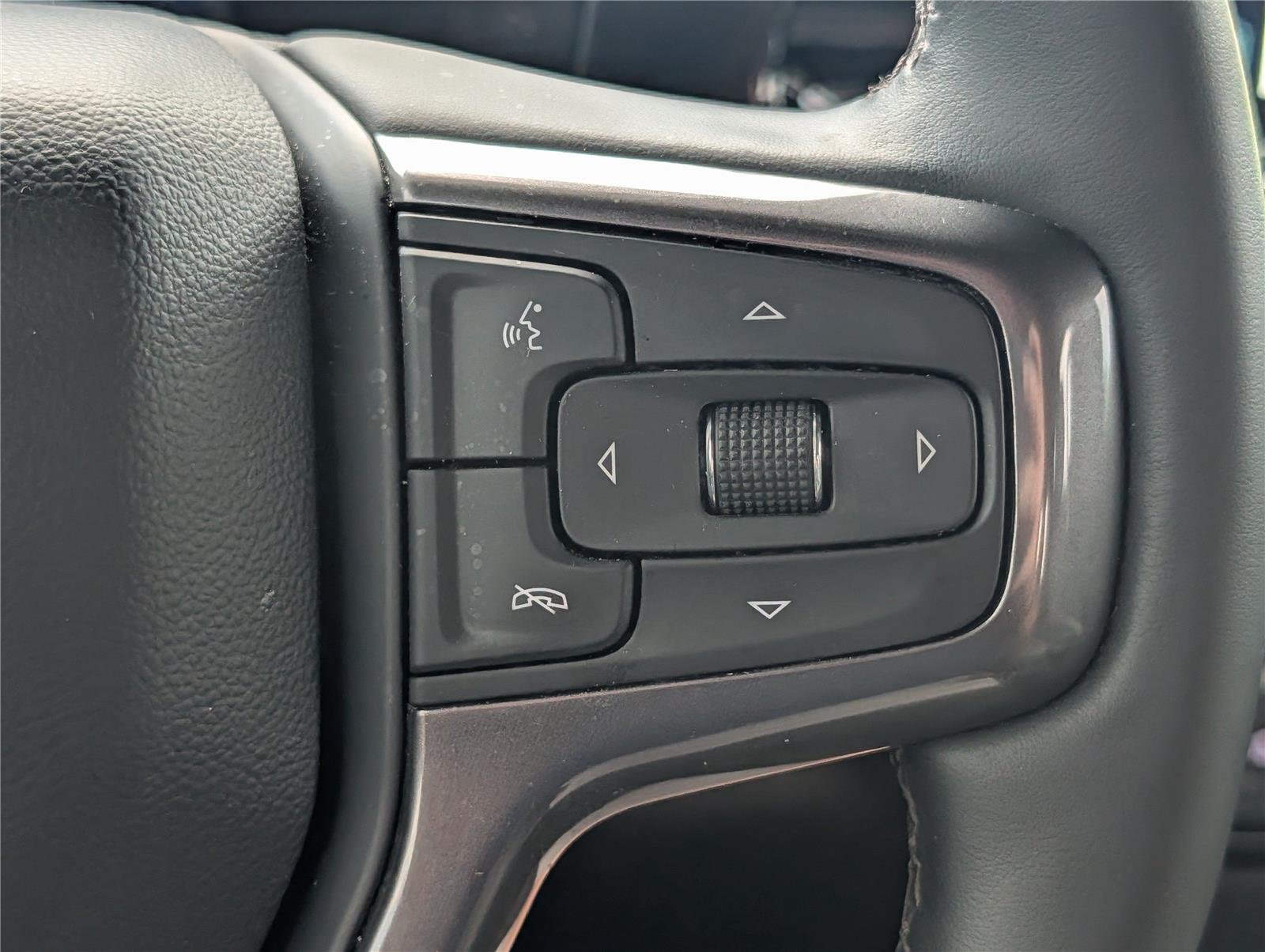 Used 2025 Black Chevrolet ZR2 image 26